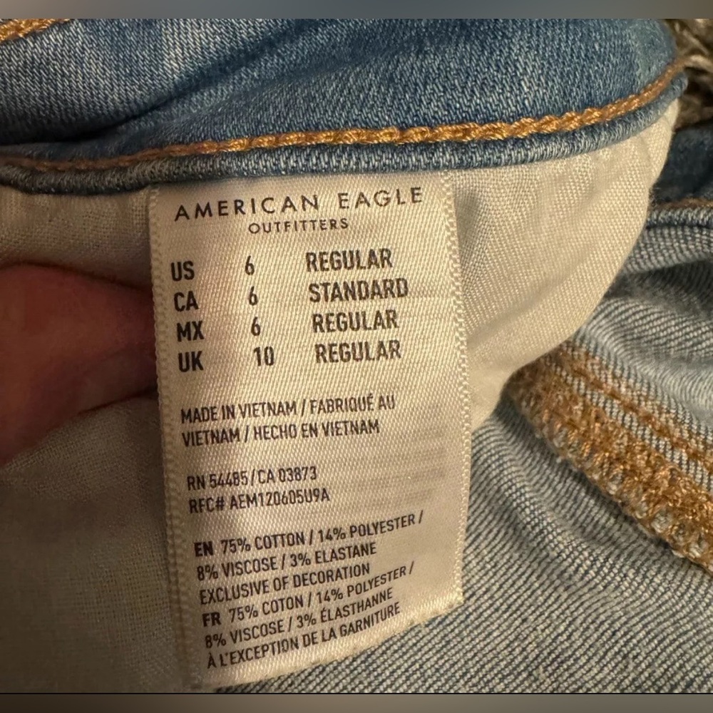 American Eagle Jegging Crop size 6 distressed light wash mid-high rise - Picture 4 of 6